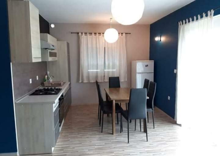 Apartments Laura I Angelina Tribunj  Luaran gambar